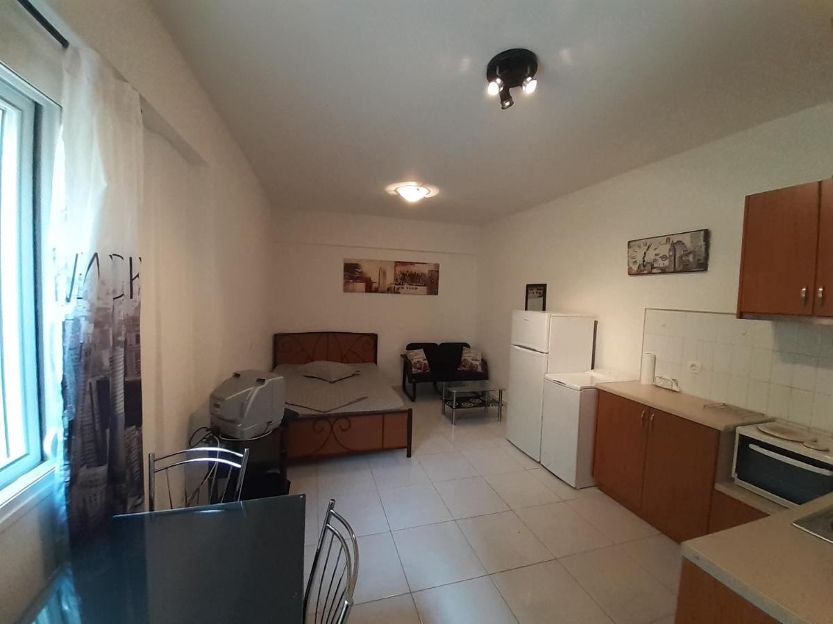 Ferienwohnung Yellow House Kalamata Exterior foto