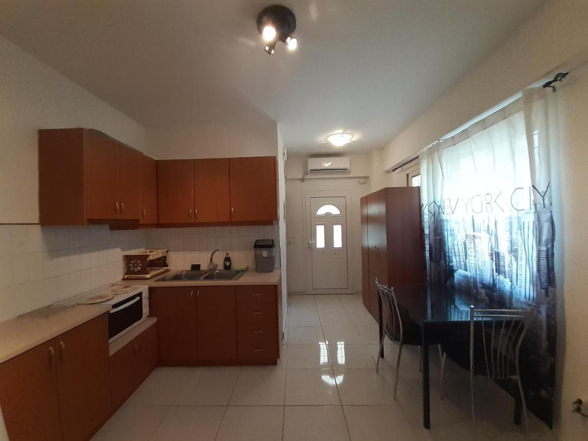 Ferienwohnung Yellow House Kalamata Exterior foto