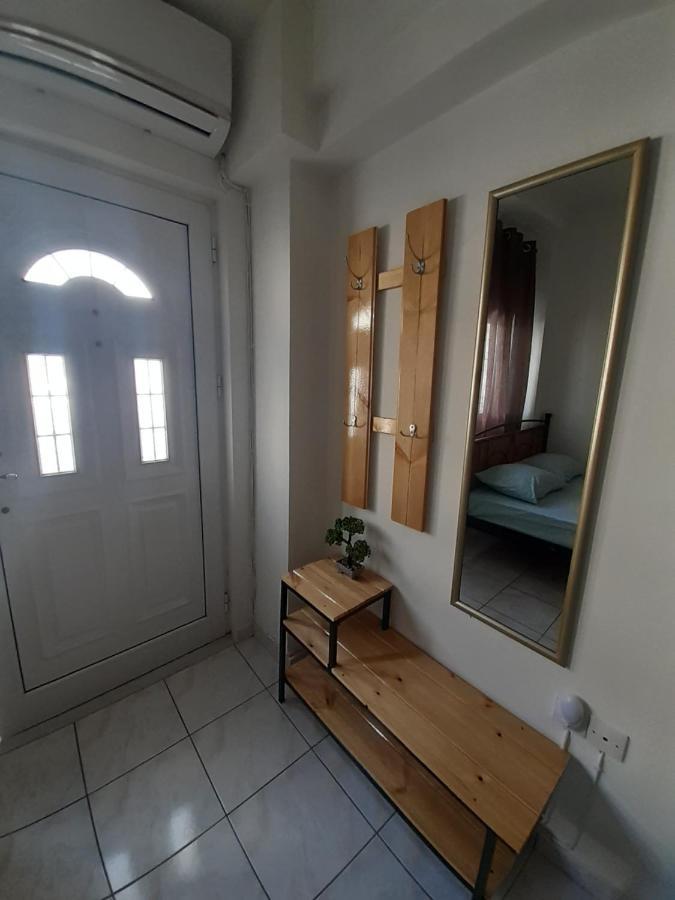Ferienwohnung Yellow House Kalamata Exterior foto