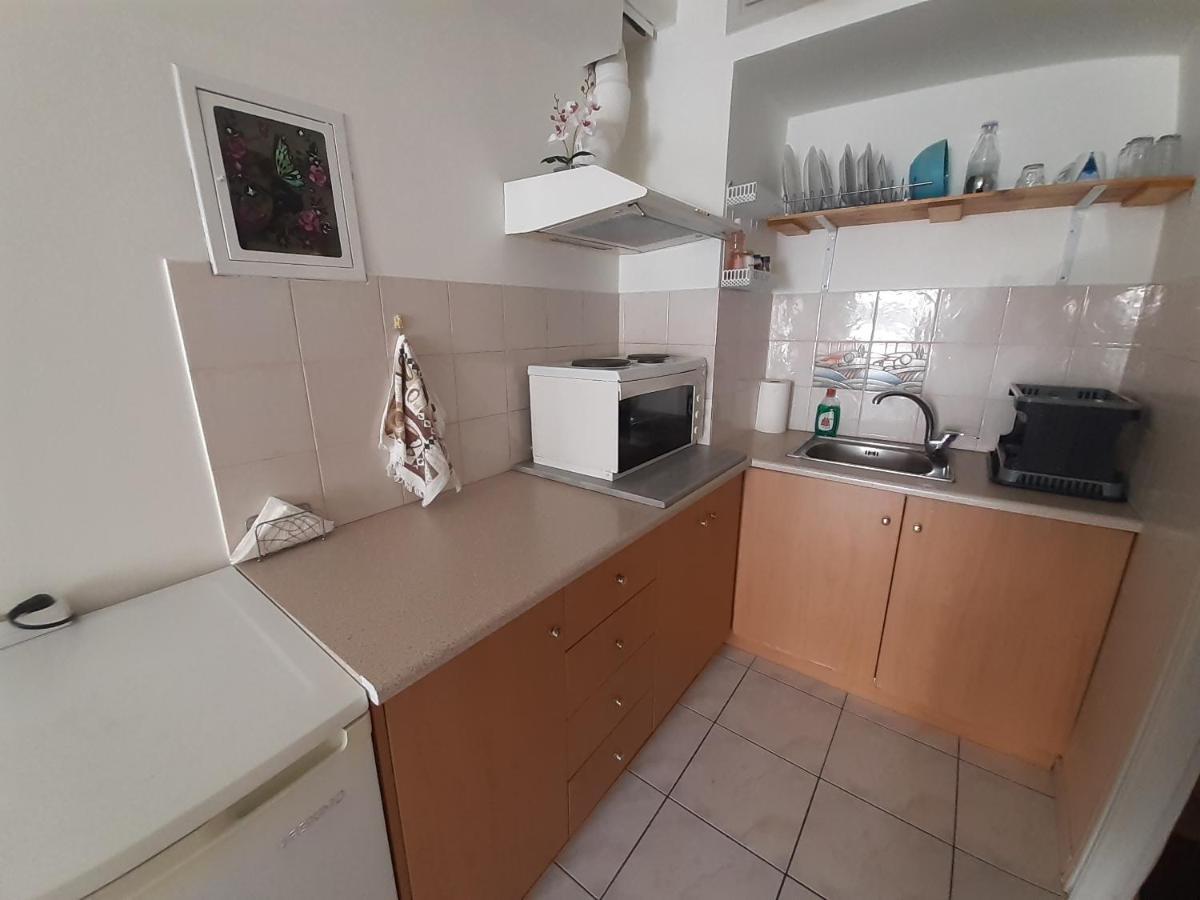 Ferienwohnung Yellow House Kalamata Exterior foto